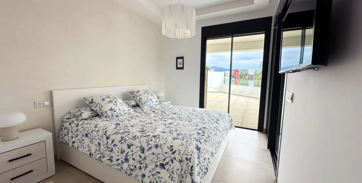 Sale of middle floor apartment in Estepona (district Estepona) 8