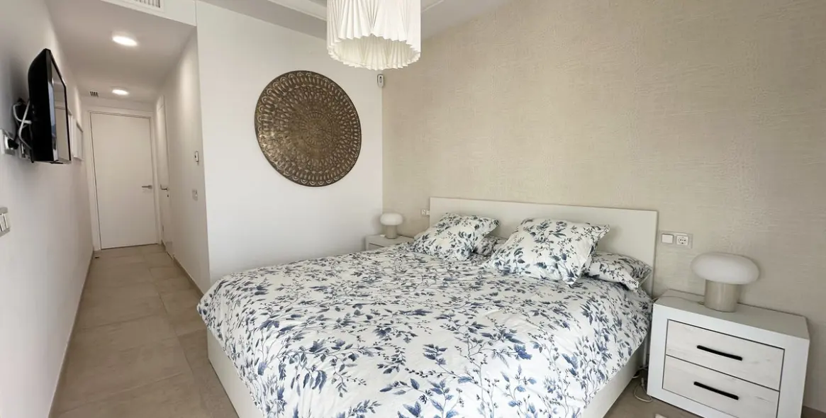 Sale of middle floor apartment in Estepona (district Estepona) 9