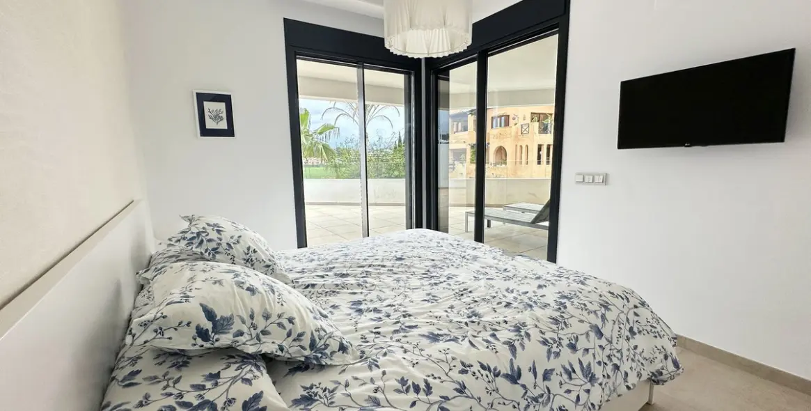 Sale of middle floor apartment in Estepona (district Estepona) 10