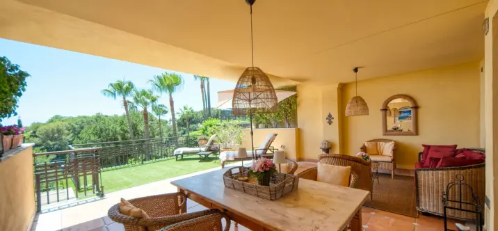 Продажа апартаментов на первом этаже в Sierra Blanca 0