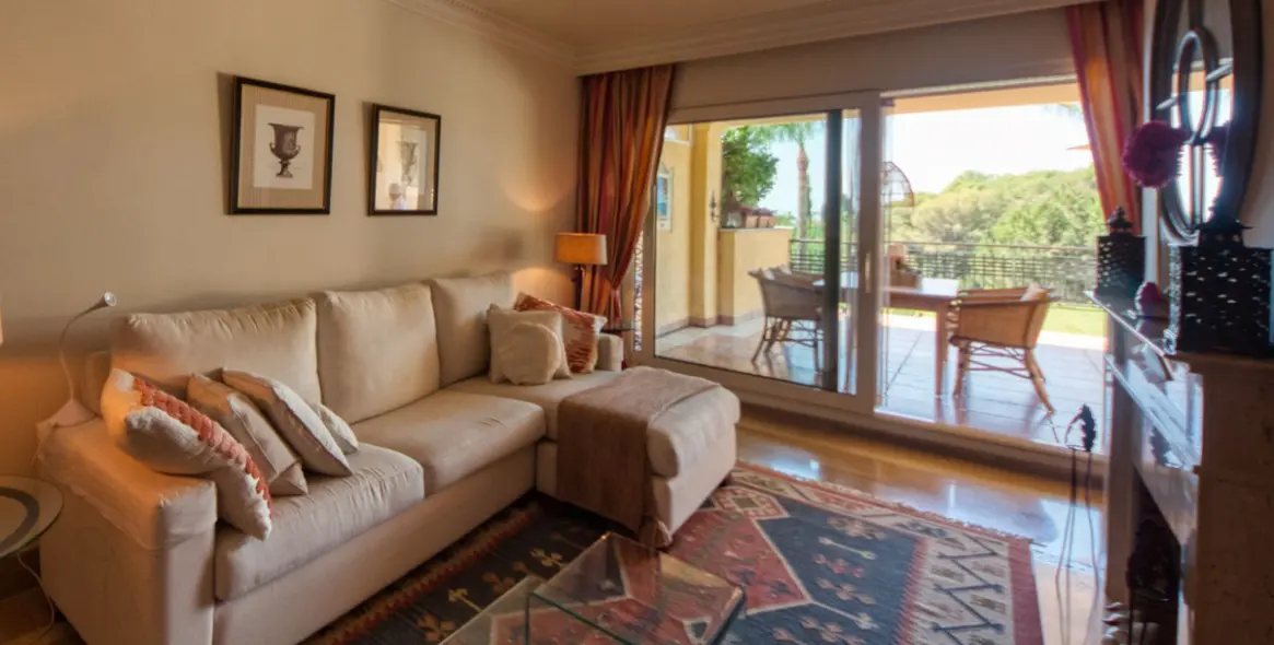 Продажа апартаментов на первом этаже в Sierra Blanca 3