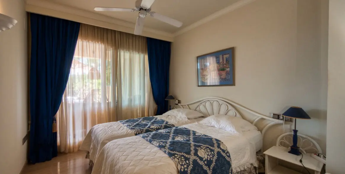 Продажа апартаментов на первом этаже в Sierra Blanca 15