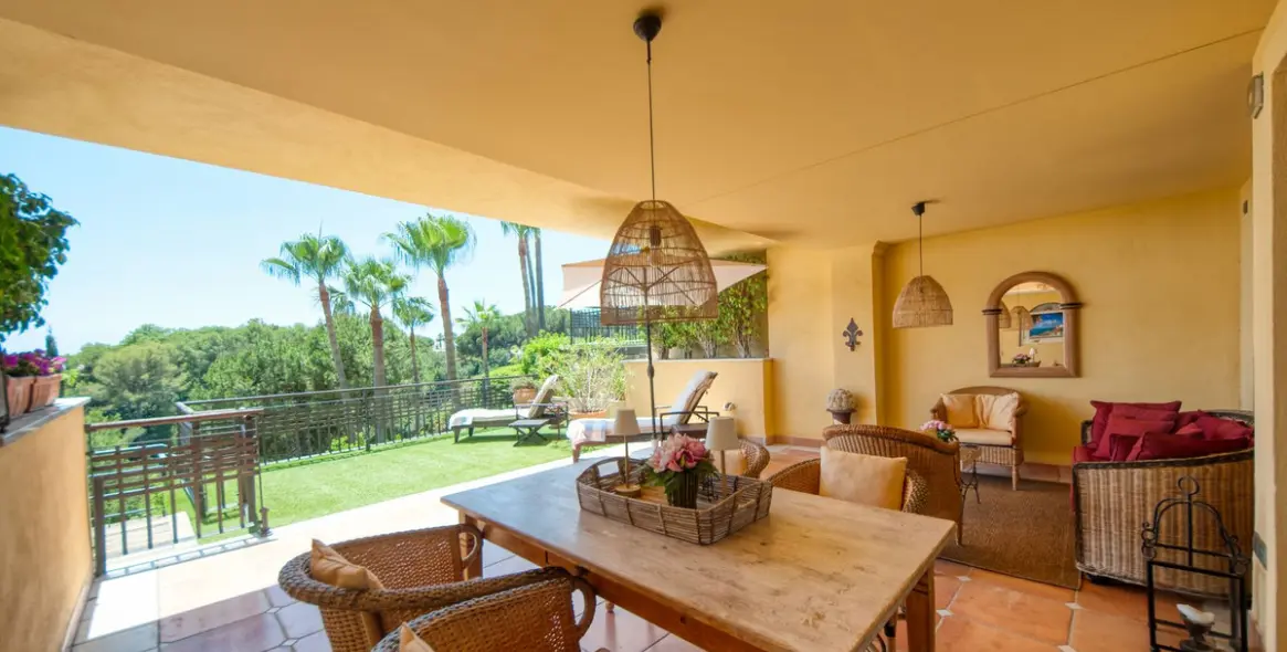 Sale of ground floor apartment in Sierra Blanca 1