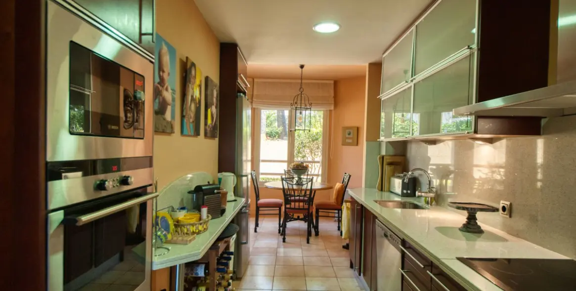 Sale of ground floor apartment in Sierra Blanca 4