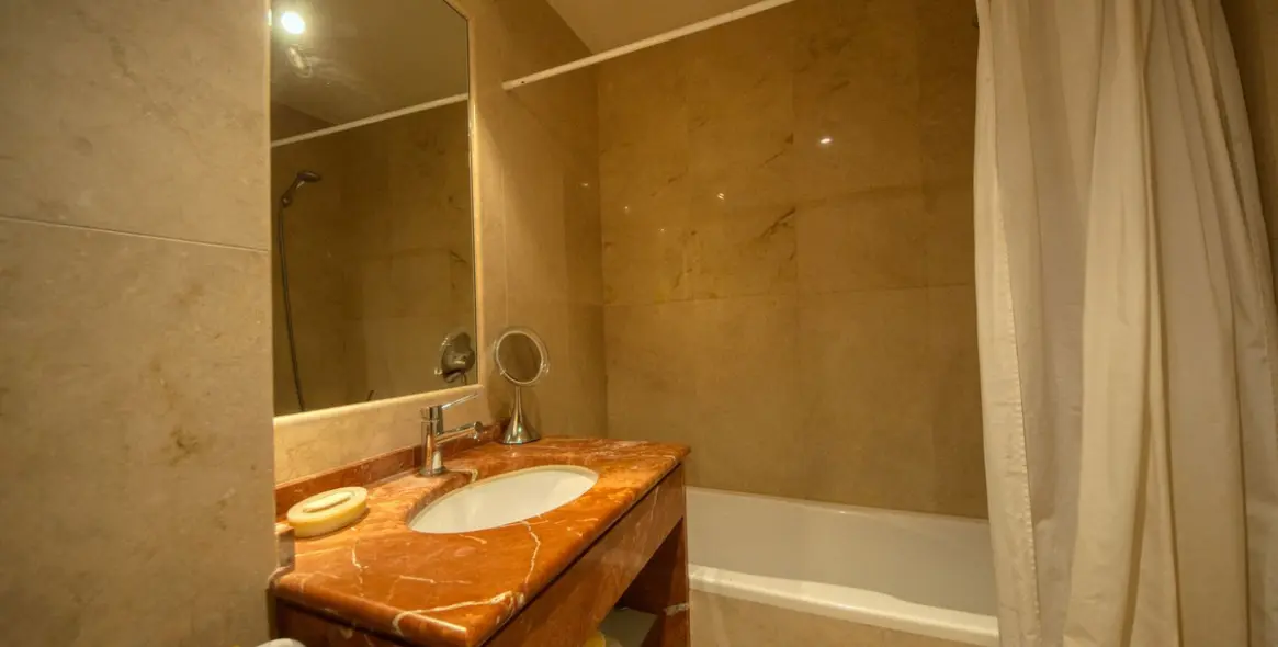 Sale of ground floor apartment in Sierra Blanca 8