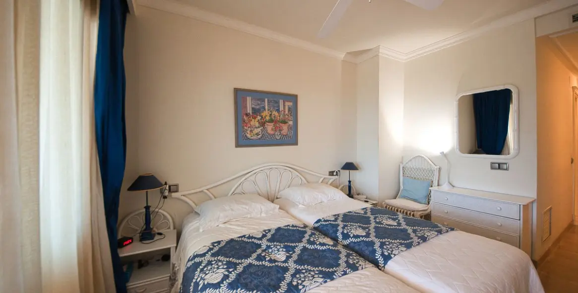 Sale of ground floor apartment in Sierra Blanca 16