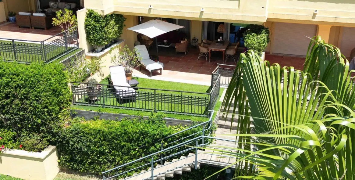 Sale of ground floor apartment in Sierra Blanca 20