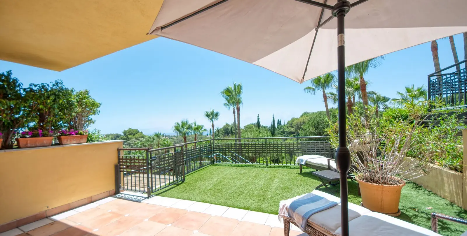 Sale of ground floor apartment in Sierra Blanca 19