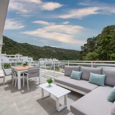 Sale of penthouse in Benahavís