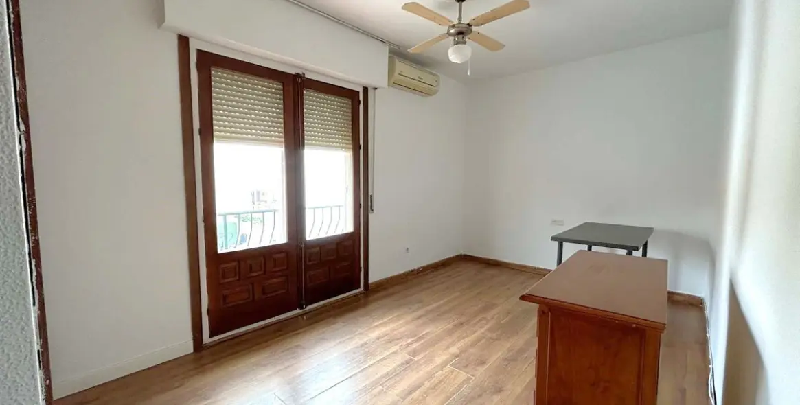 Sale of detached villa in El Coto 12