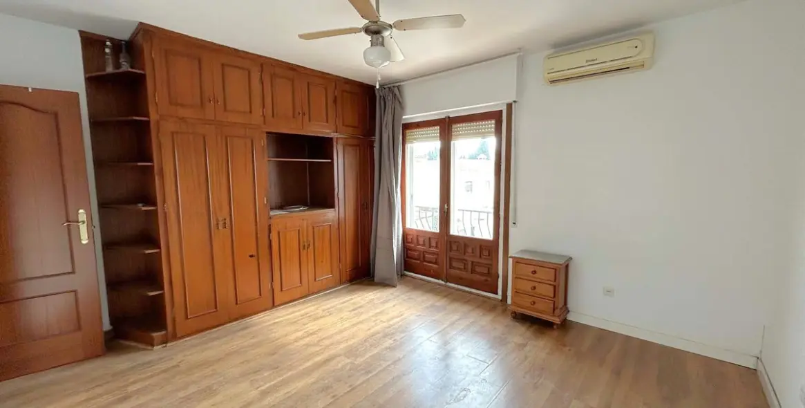 Sale of detached villa in El Coto 14