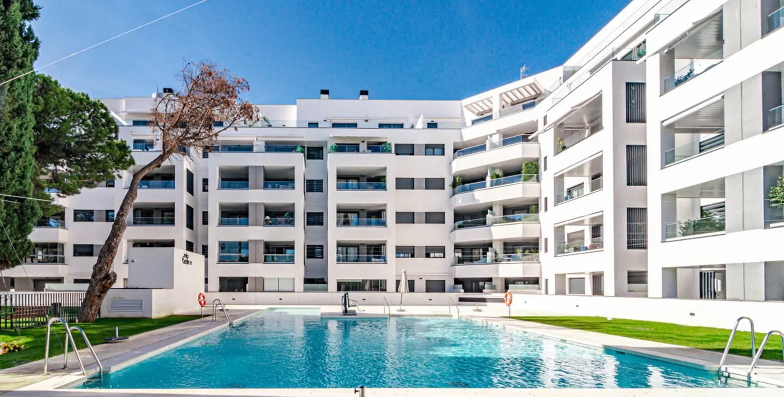 Venta de apartamento en planta baja en Marbella 1