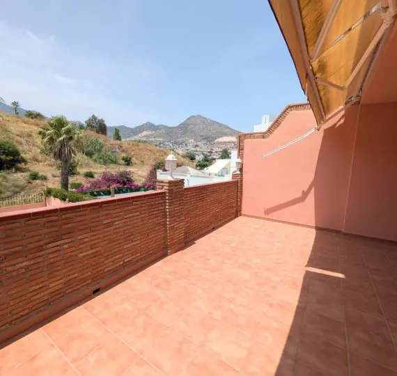 Detached villa R5188648
