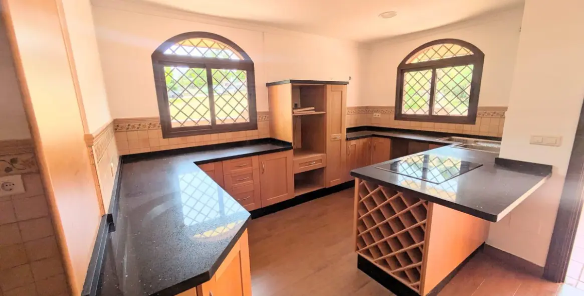 Sale of detached villa in Benalmadena 13