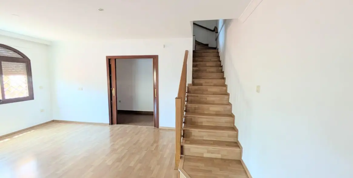 Sale of detached villa in Benalmadena 16