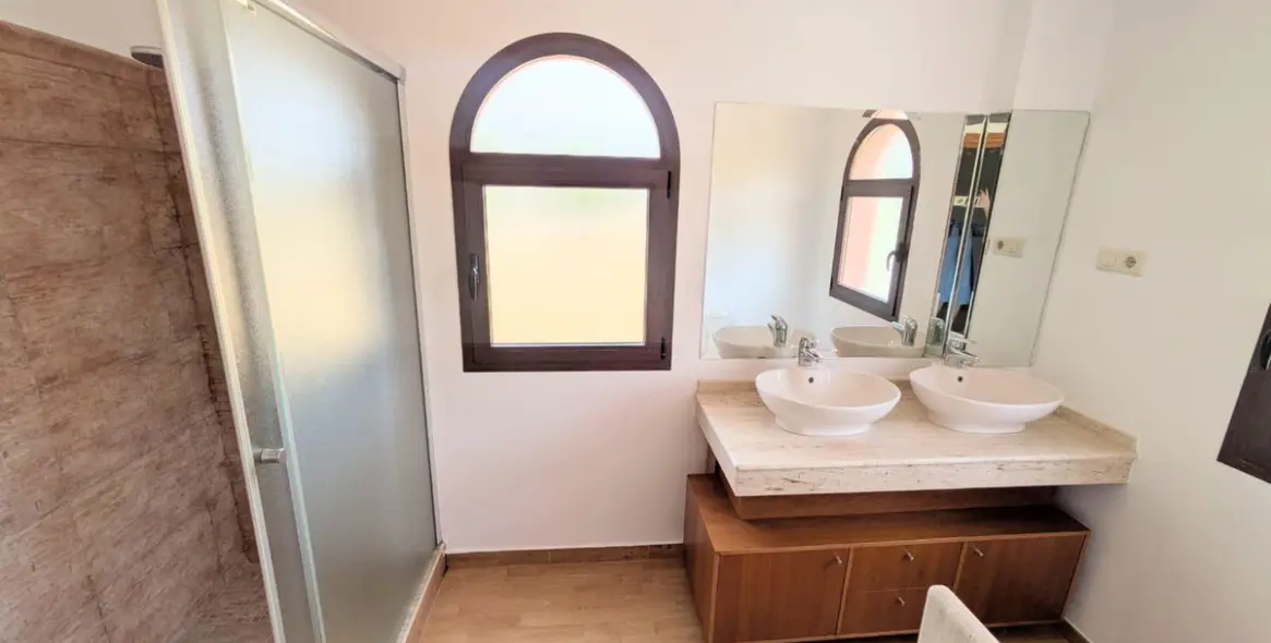 Sale of detached villa in Benalmadena 19