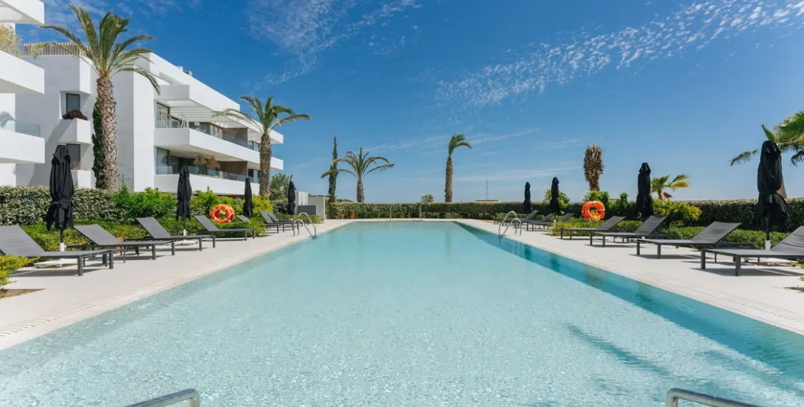 Продажа апартаментов на первом этаже в Los Arqueros 9