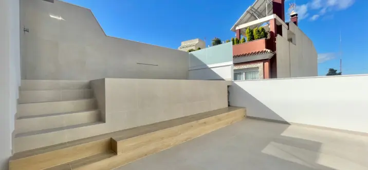 Продажа  отдельно стоящей виллы в Málaga 0