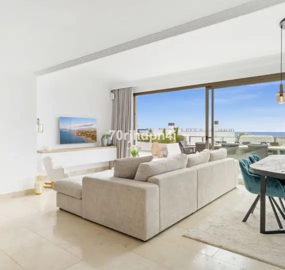 Sale of penthouse in Estepona