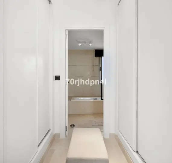 Sale of penthouse in Estepona