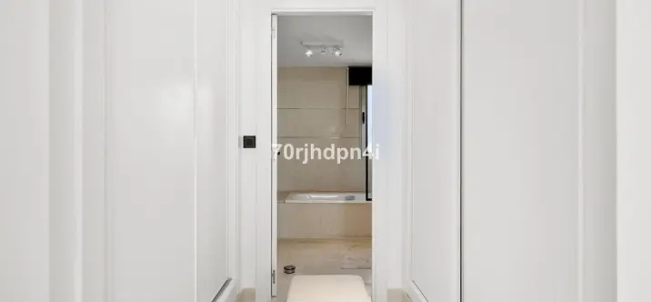 Sale of penthouse in Estepona 2