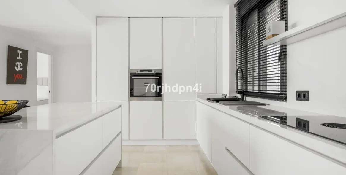 Sale of penthouse in Estepona 5