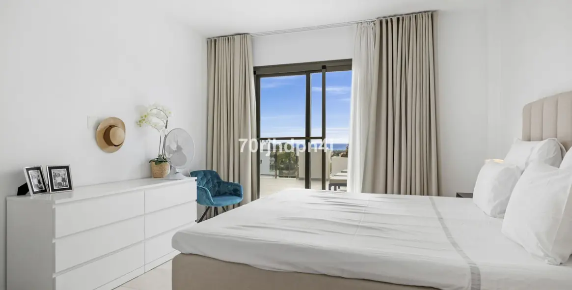 Sale of penthouse in Estepona 7