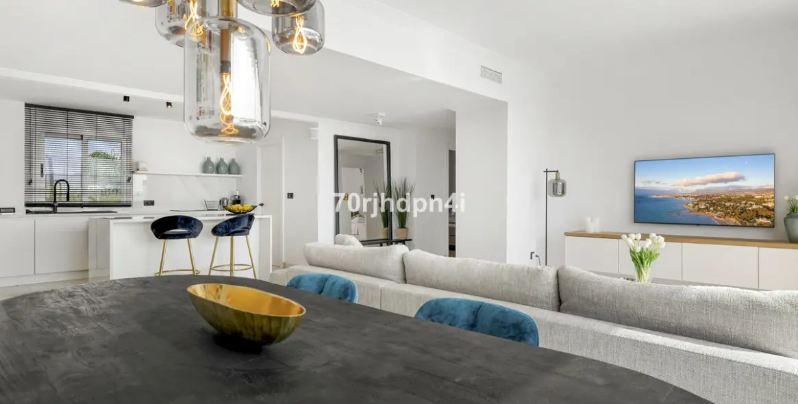 Sale of penthouse in Estepona 8