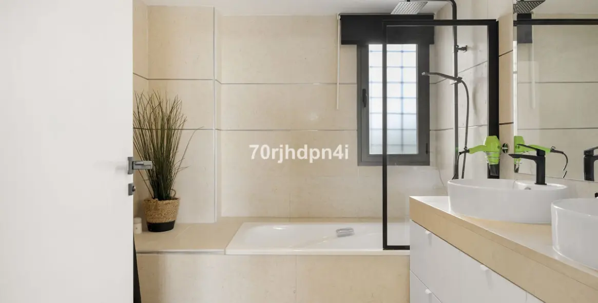 Sale of penthouse in Estepona 15