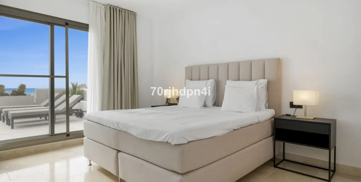 Sale of penthouse in Estepona 18