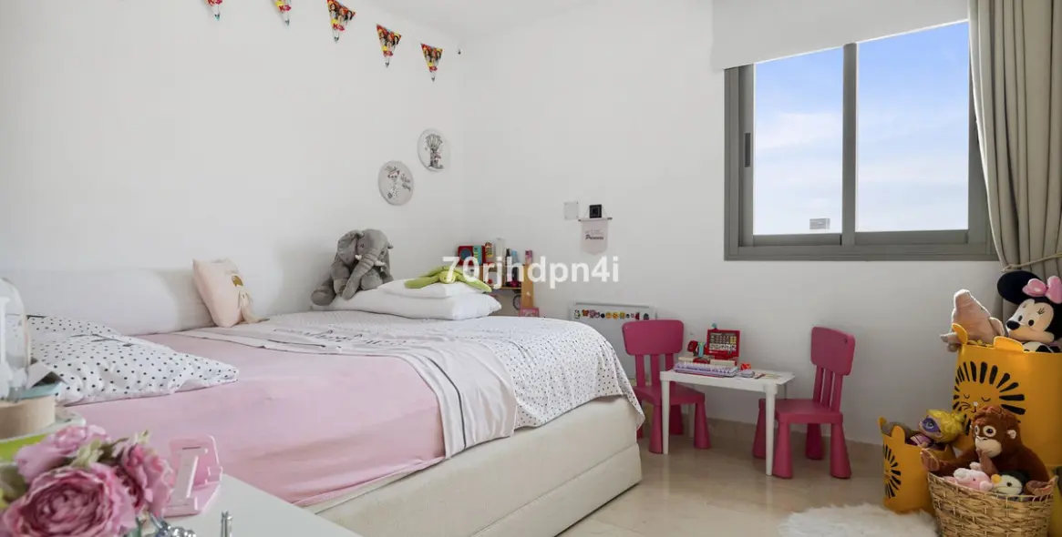 Sale of penthouse in Estepona 19