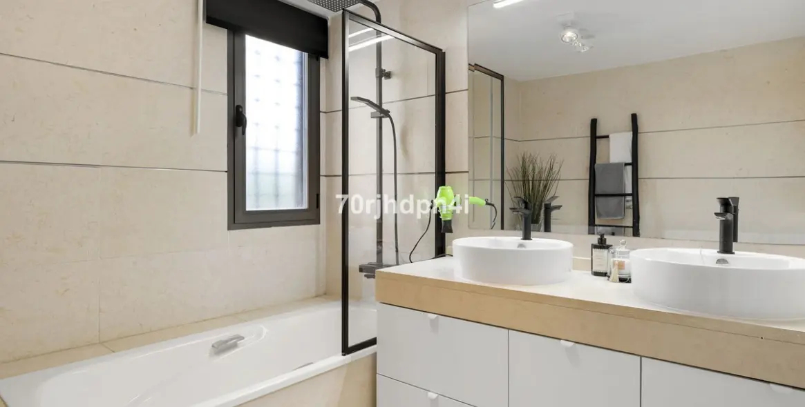 Sale of penthouse in Estepona 20