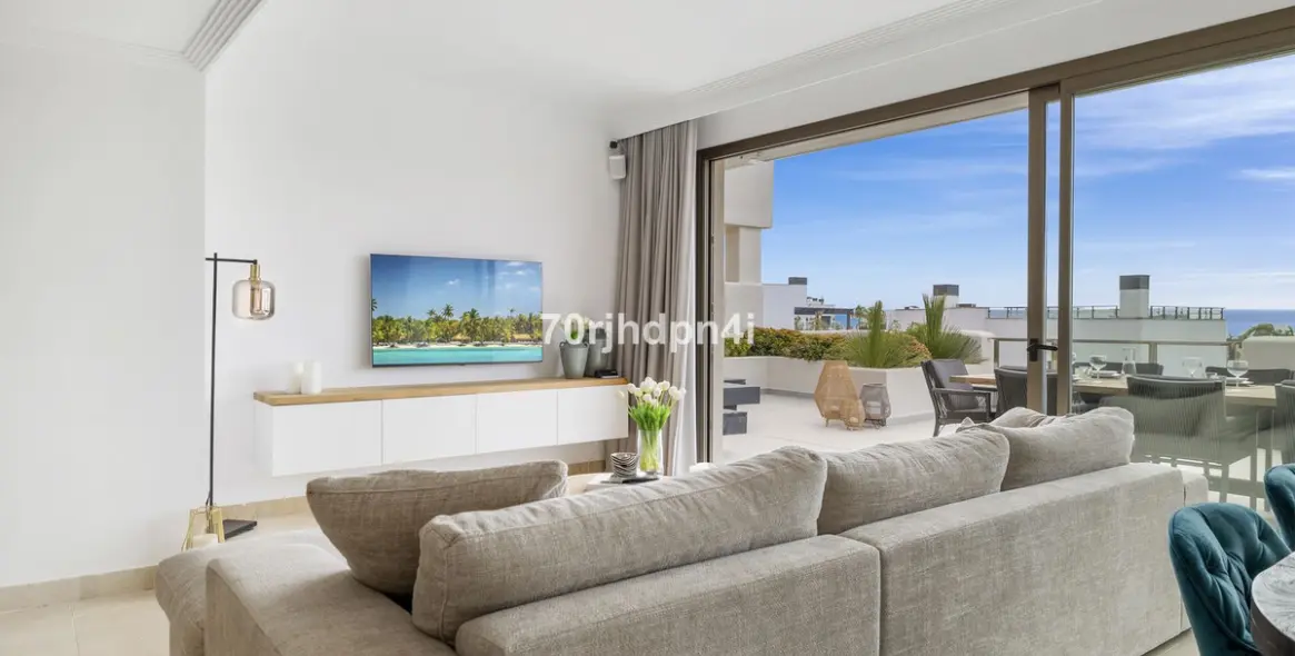 Sale of penthouse in Estepona 25