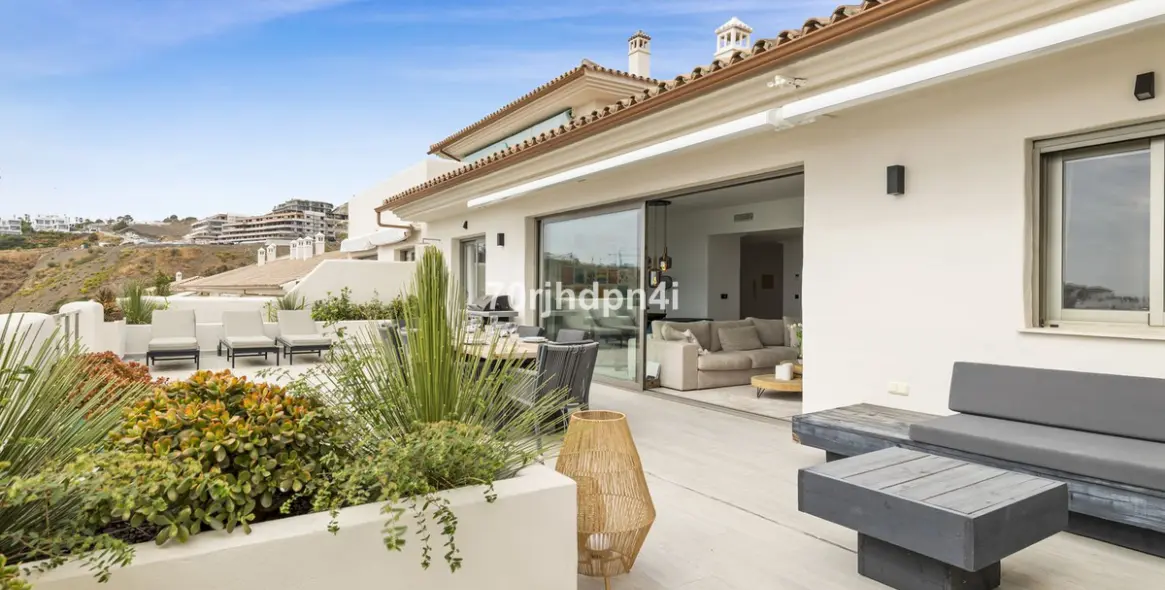 Sale of penthouse in Estepona 30