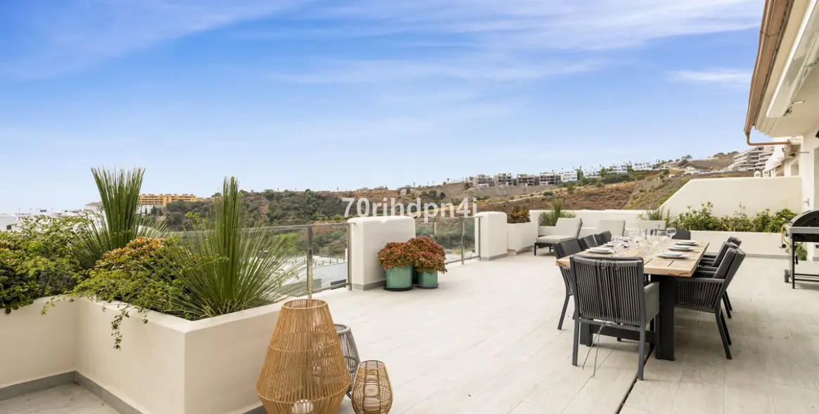 Sale of penthouse in Estepona 34
