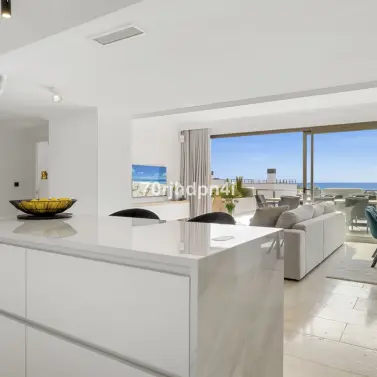 Продажа пентхауса в Estepona