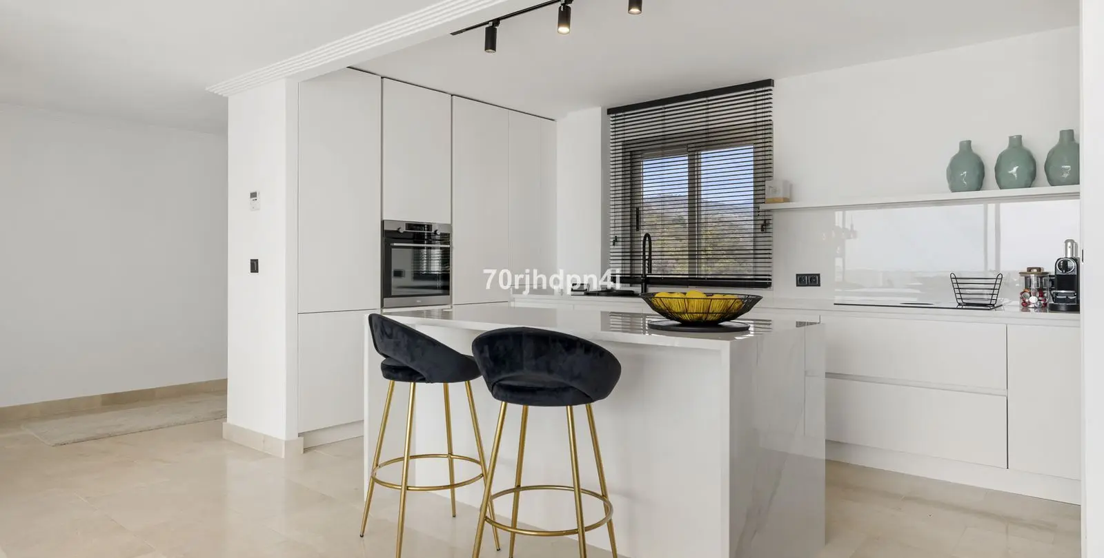Продажа пентхауса в Estepona 1