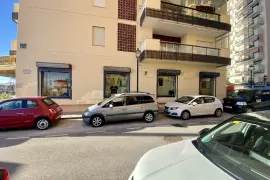 Image 4 thumb