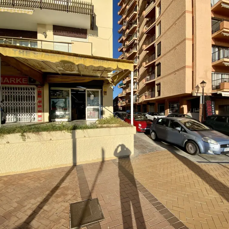 Sale of shop in Fuengirola