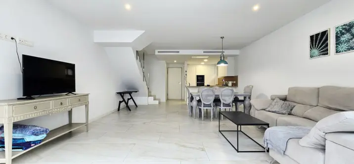 Таунхаус R5194195 3