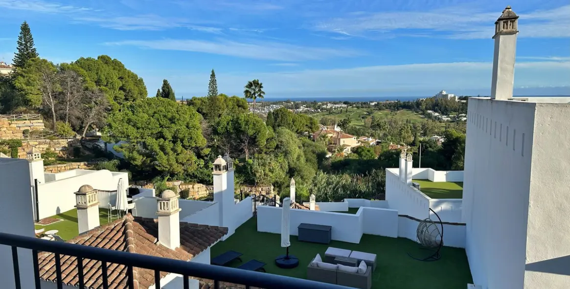 Long-term rent of middle floor apartment in El Paraiso 1