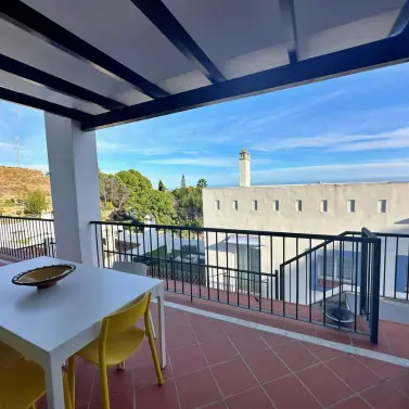 Long-term rent of middle floor apartment in El Paraiso