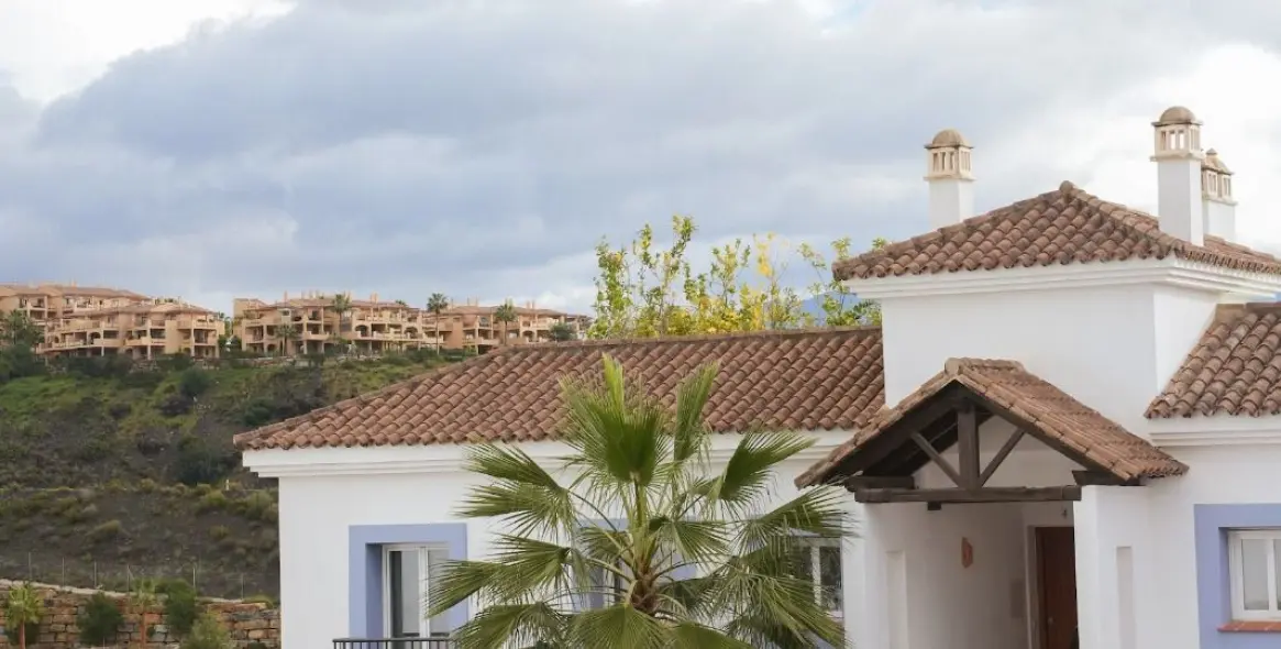 Long-term rent of middle floor apartment in El Paraiso 9