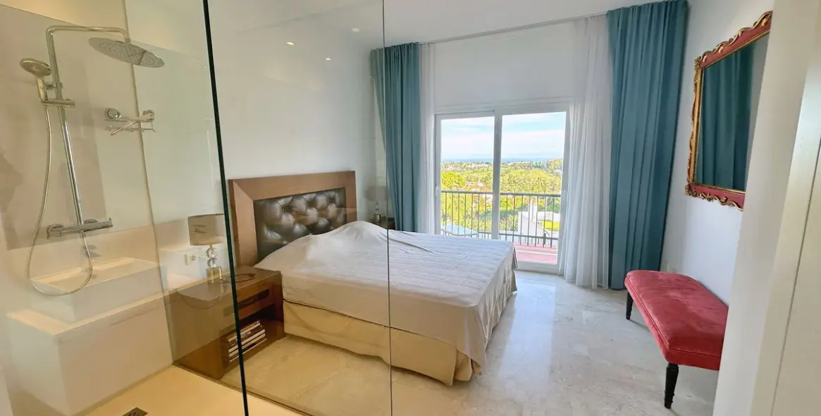 Long-term rent of middle floor apartment in El Paraiso 12
