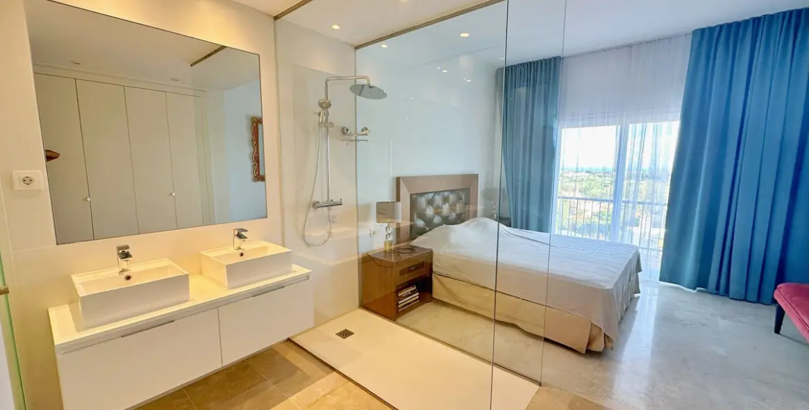 Long-term rent of middle floor apartment in El Paraiso 13