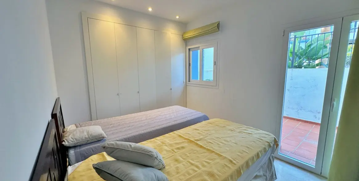Long-term rent of middle floor apartment in El Paraiso 20