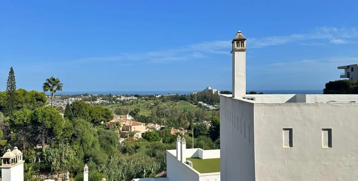 Long-term rent of middle floor apartment in El Paraiso 24