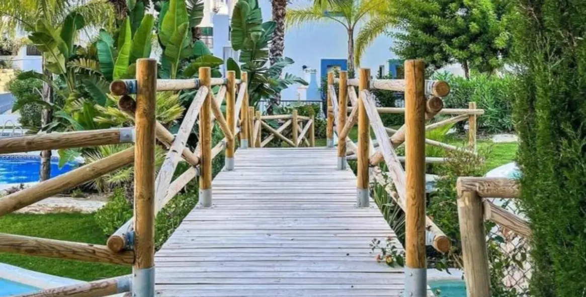 Long-term rent of middle floor apartment in El Paraiso 38
