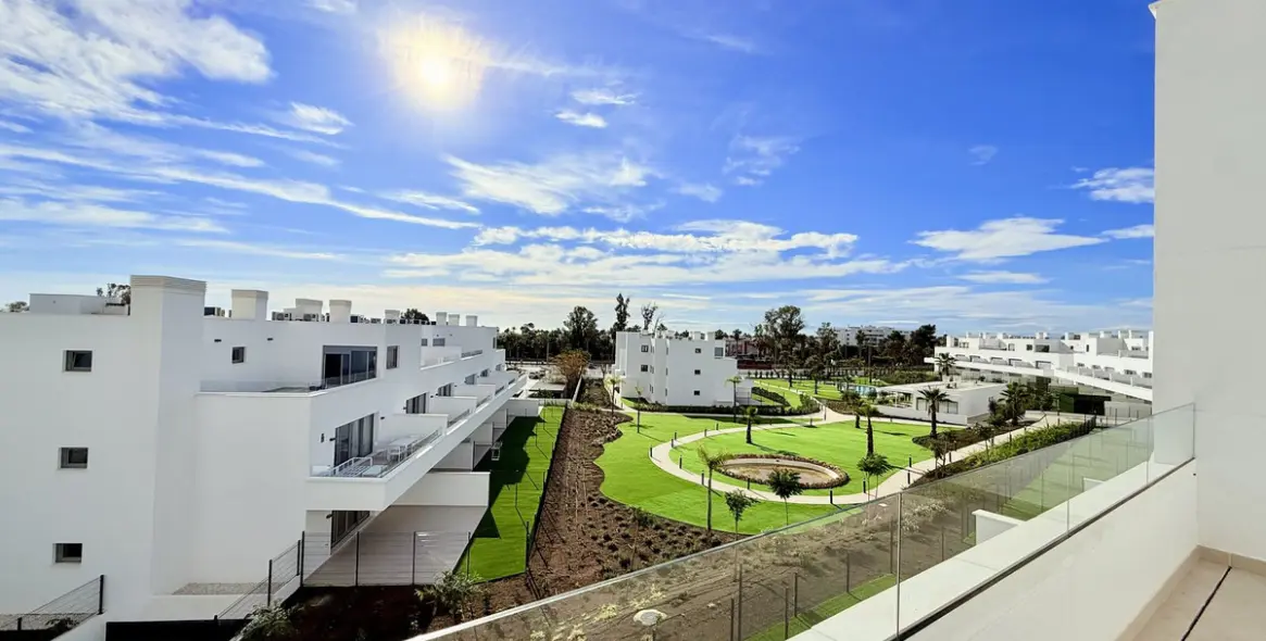 Sale of penthouse in Estepona 1