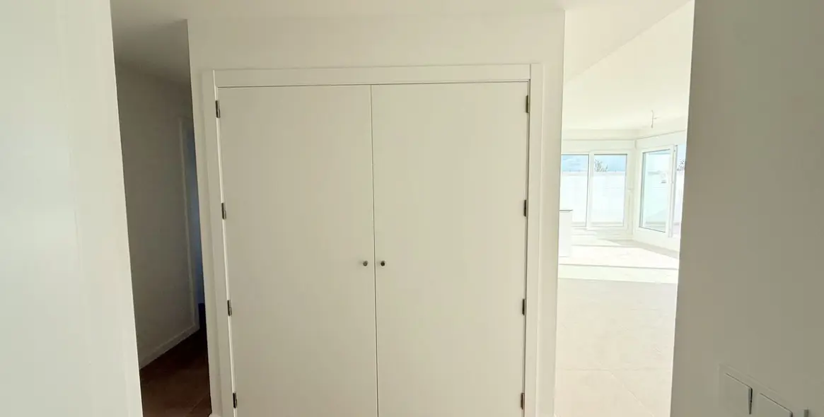 Sale of penthouse in Estepona 5